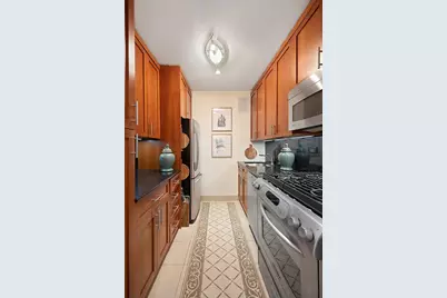 250 E 87th Street #8-D, New York City, NY 10128 - Photo 5