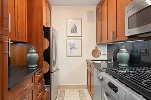 250 E 87th St, New York City, NY 10128 - Photo 5
