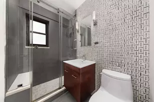 200 E 36th St, New York City, NY 10016 - Photo 3