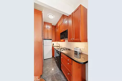 239 W 13th Street, New York City, NY 10011 - Photo 17