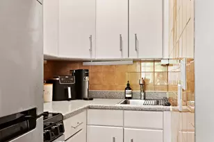 239 W 13th St, New York City, NY 10011 - Photo 19