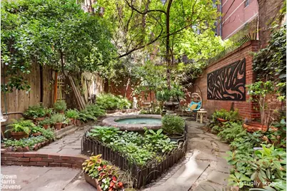 239 W 13th Street, New York City, NY 10011 - Photo 11