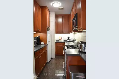 239 W 13th Street, New York City, NY 10011 - Photo 21