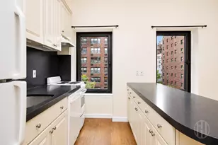200 E 35th St, New York, NY 10016 - Photo 5