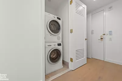 3 Court Square #3908, Long Island City, NY 11101 - Photo 11