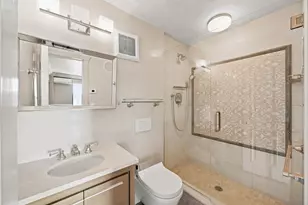 25-40 Shore Blvd, New York City, NY 11102 - Photo 11