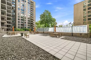 531 Main St, New York City, NY 10044 - Photo 17