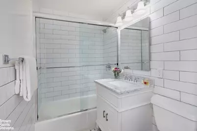 130 W 67th Street #9M, New York, NY 10023 - Photo 5