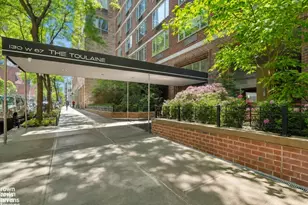 130 W 67th St, New York, NY 10023 - Photo 9