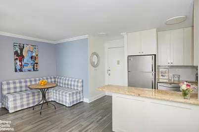 130 W 67th Street #9M, New York, NY 10023 - Photo 3