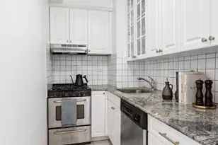 220 E 54th St, New York City, NY 10022 - Photo 3