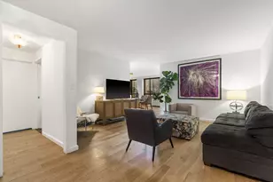 190 E 72nd St, New York City, NY 10021 - Photo 5