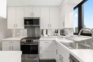 190 E 72nd St, New York City, NY 10021 - Photo 3