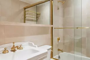 10 E 70th St, New York City, NY 10021 - Photo 9