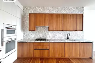 21 India St, New York City, NY 11222 - Photo 3