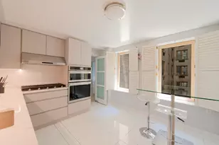 106 Central Park S, New York City, NY 10019 - Photo 5