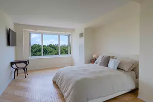 106 Central Park S, New York, NY 10019 - Photo 9