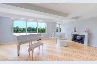 106 Central Park S #8A, New York City, NY 10019 - Photo 1