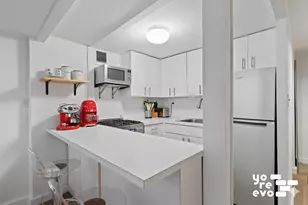 215 E 24th St, New York, NY 10010 - Photo 3