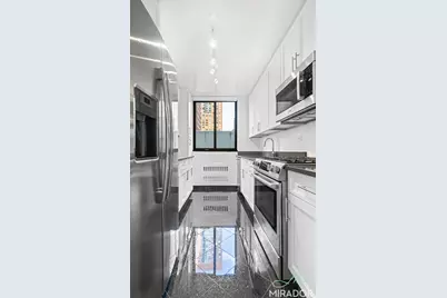 145 W 67th Street #4G, New York, NY 10023 - Photo 7