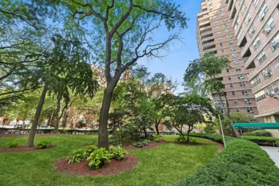 572 Grand Street #G503, New York City, NY 10002 - Photo 9