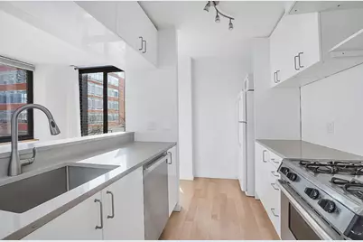 2 S End Avenue #3P, New York, NY 10280 - Photo 3
