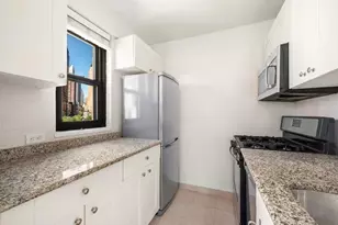 333 E 55th St, New York, NY 10022 - Photo 7