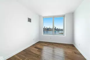 21 India St, New York City, NY 11222 - Photo 3
