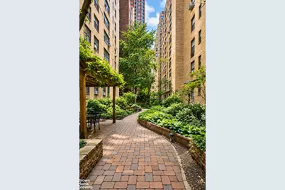 434 E 52nd Street #10EF, New York City, NY 10022 - Photo 49