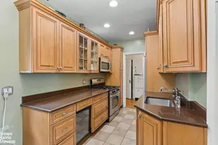 73-20 Austin St, New York City, NY 11375 - Photo 11
