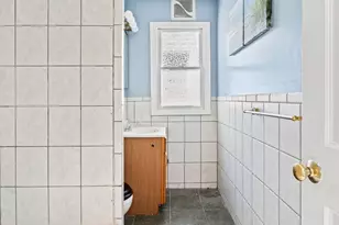 89-22 85th St, New York City, NY 11421 - Photo 11