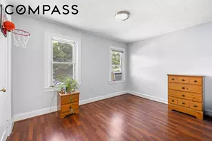 89-22 85th St, New York City, NY 11421 - Photo 9