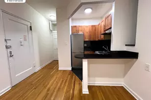 151 E 81st St, New York, NY 10028 - Photo 3