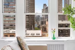 330 W 72nd St, New York City, NY 10023 - Photo 3