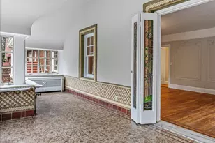 102-02 Ascan Ave, Forest Hills, NY 11375 - Photo 19