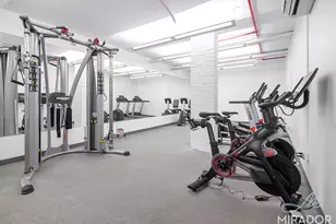 255 W 14th St, New York City, NY 10011 - Photo 9