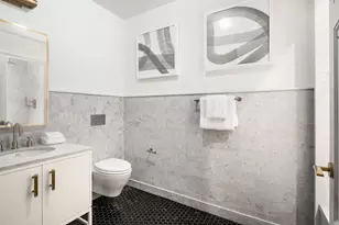 275 W 10th St, New York City, NY 10014 - Photo 11