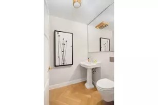 275 W 10th St, New York City, NY 10014 - Photo 13