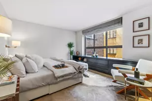 110 E 71st St, New York City, NY 10021 - Photo 11