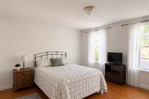 140 E 51st St, New York City, NY 11203 - Photo 3