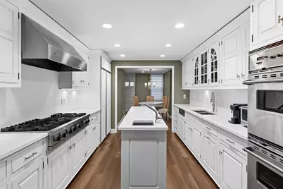 239 E 48th Street, New York City, NY 10017 - Photo 7