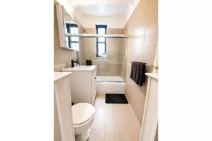 222 E 35th St, New York City, NY 10016 - Photo 3