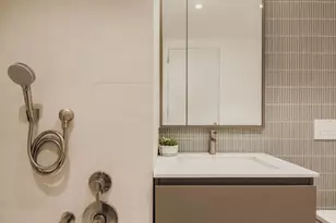 179 N 10th St, New York City, NY 11211 - Photo 9
