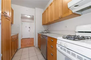 110-20 71st Rd, New York City, NY 11426 - Photo 9