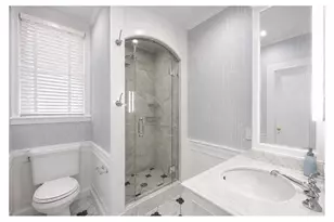 410 E 57th St, New York City, NY 10022 - Photo 7