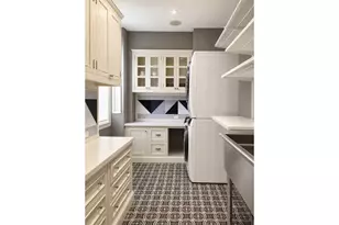 410 E 57th St, New York City, NY 10022 - Photo 17