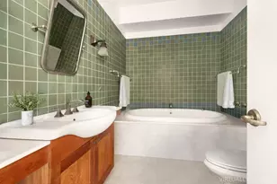 32 Morton St, New York, NY 10014 - Photo 11