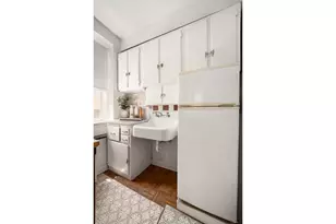 350 W 57th St, New York, NY 10019 - Photo 3