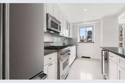 200 E 66th Street #C1605, New York City, NY 10065 - Photo 5
