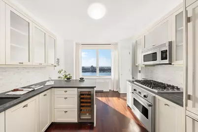 80 Riverside Boulevard #37A, New York City, NY 10069 - Photo 3